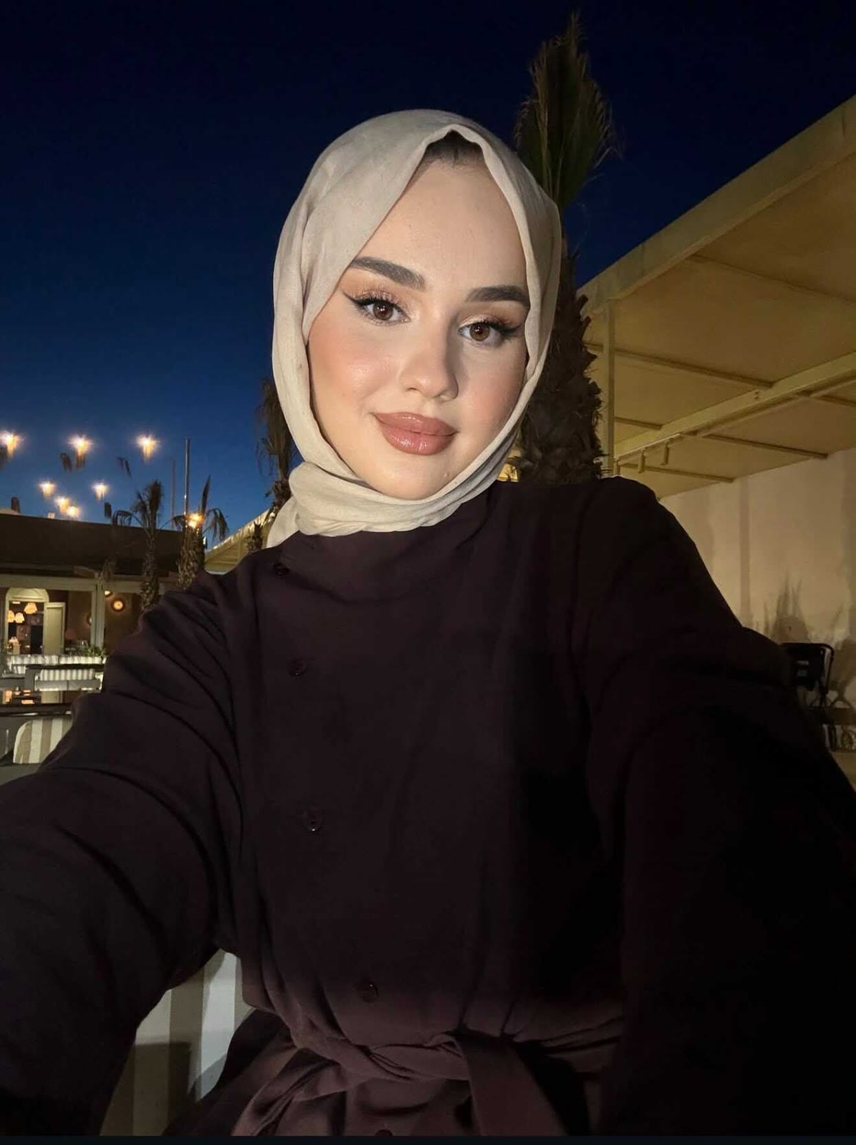 AYŞE - BUSE TÜRBANLI 2 ARKADAŞ