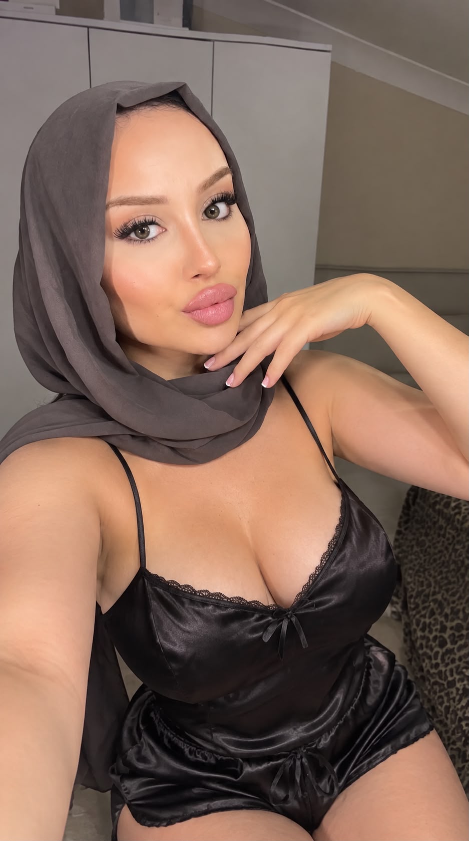 ÖZLEM TÜRBANLI